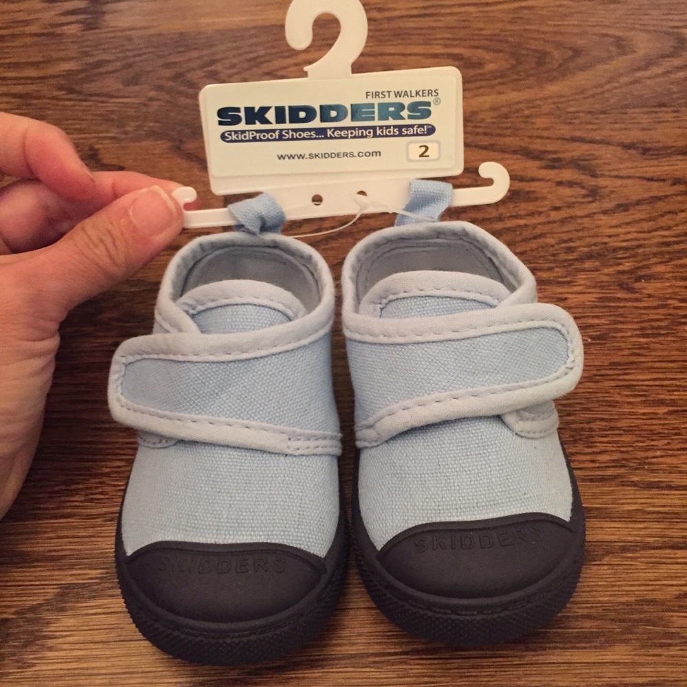 Baby/Walker Boys Skidders Shoes Size 2
